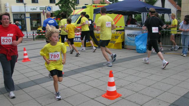../Images/BenefizlaufMerseburg2011 (6).jpg